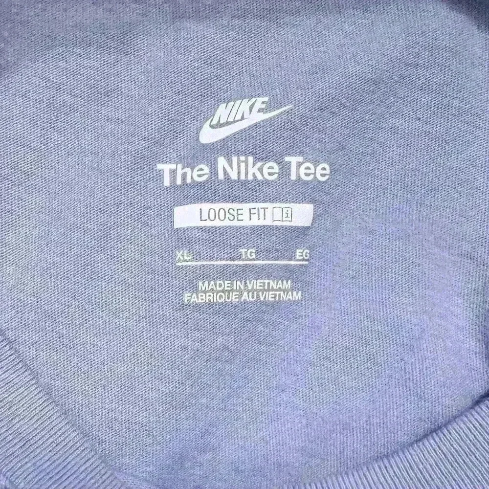 Nike The Nike Tee Loose Fit, Girls Youth Size XL, Lavender with Embroidered Logo